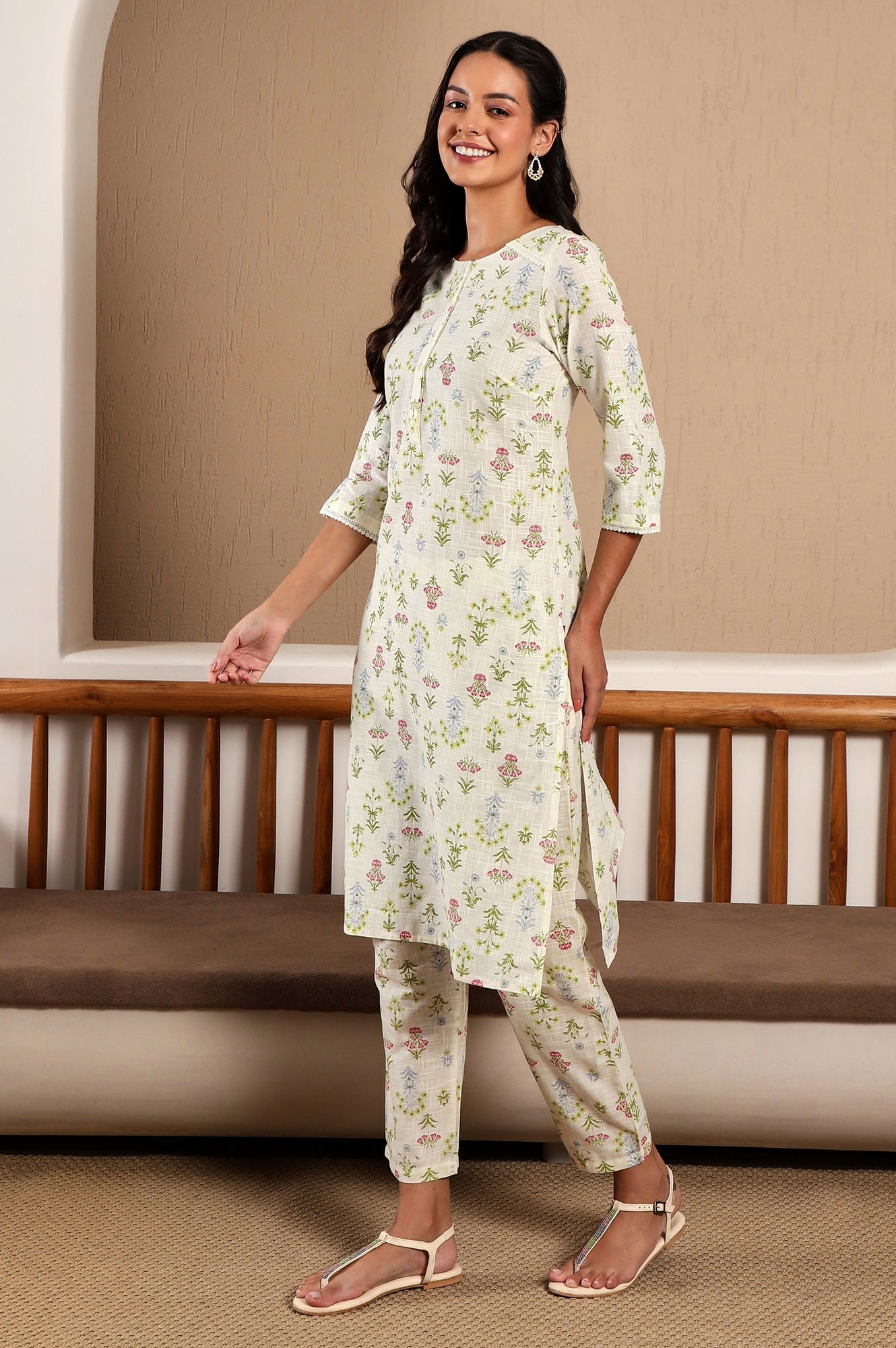 White Floral Printed Pure Cotton Straight Kurta and Pants Co-ord Set - Image 4
